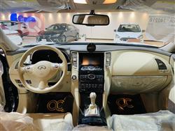 Infiniti Q70